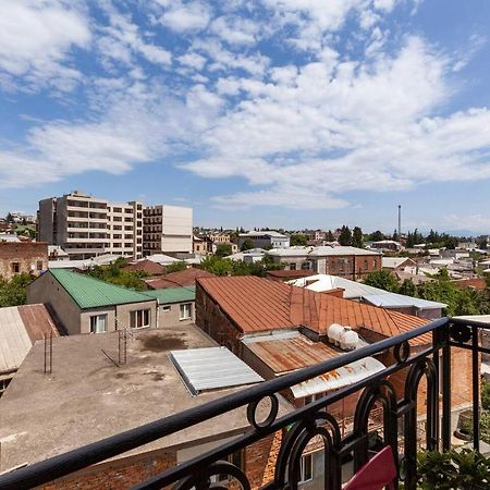 Veli Group Apartment In Old City Kutaisi Bagian luar foto