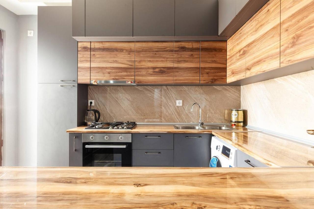 Veli Group Apartment In Old City Kutaisi Bagian luar foto