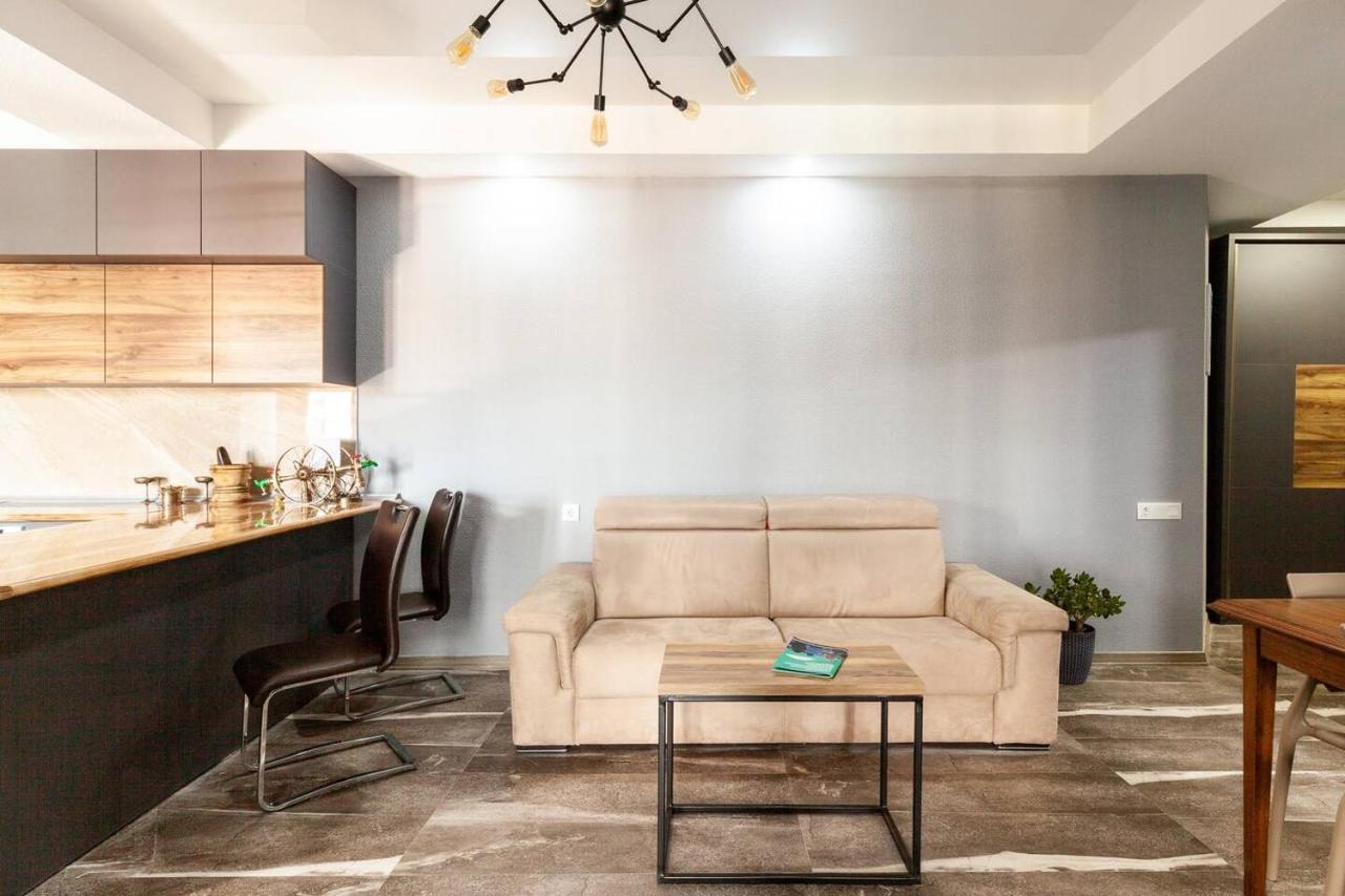Veli Group Apartment In Old City Kutaisi Bagian luar foto
