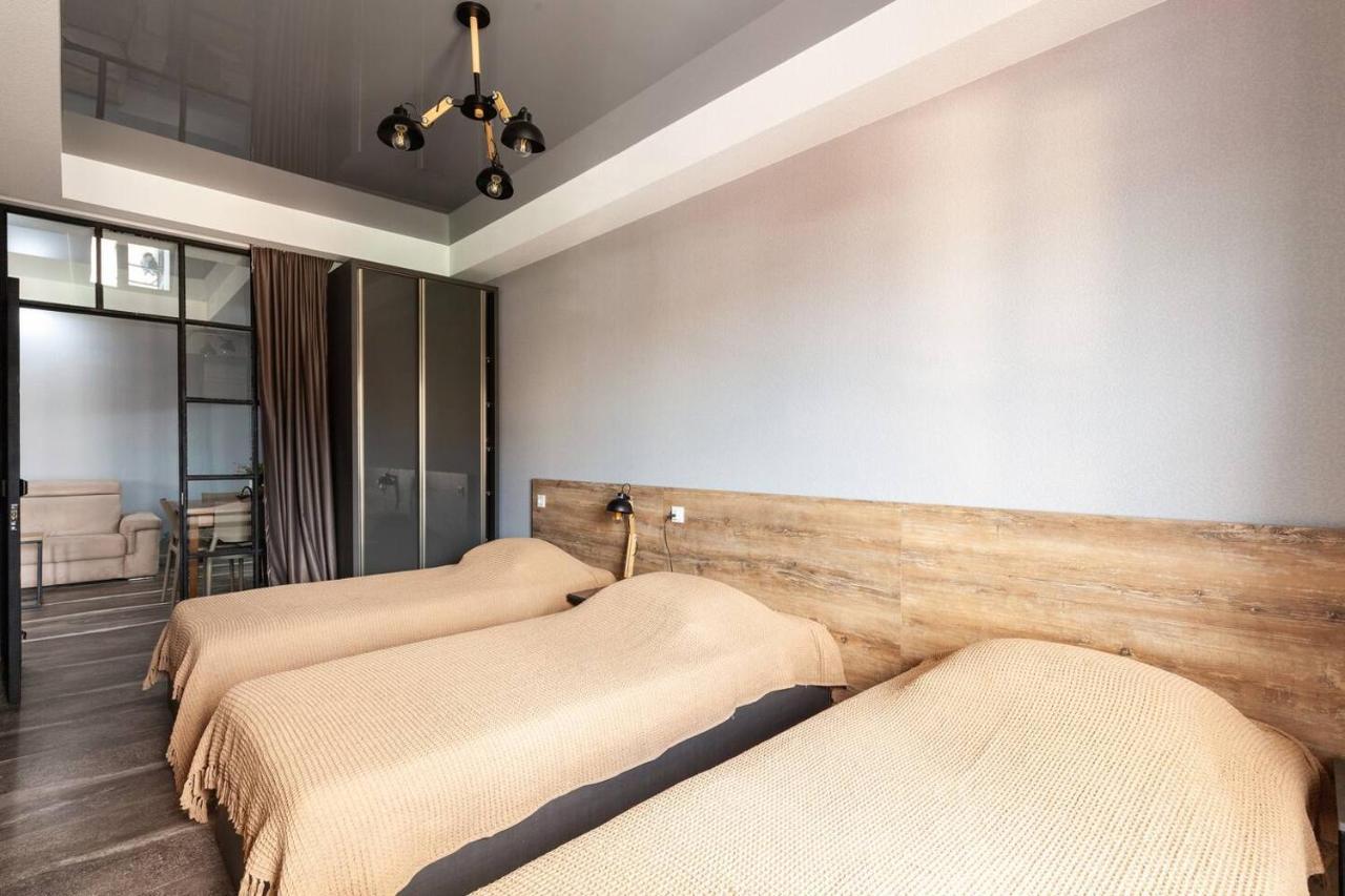 Veli Group Apartment In Old City Kutaisi Bagian luar foto